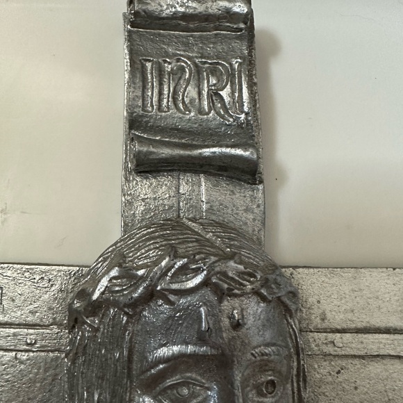 Christ crucified while angels witness - Picture 4 of 5